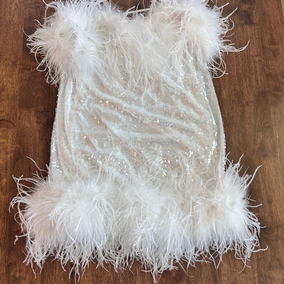 AKIRA Dresses & Skirts - AKIRA White Strapless Sequin Feather Mini Dress